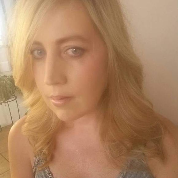 Meet your Posher, Anzela - Picture 1 of 1